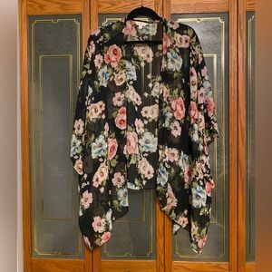 Large Charming Charlie black and floral kimono